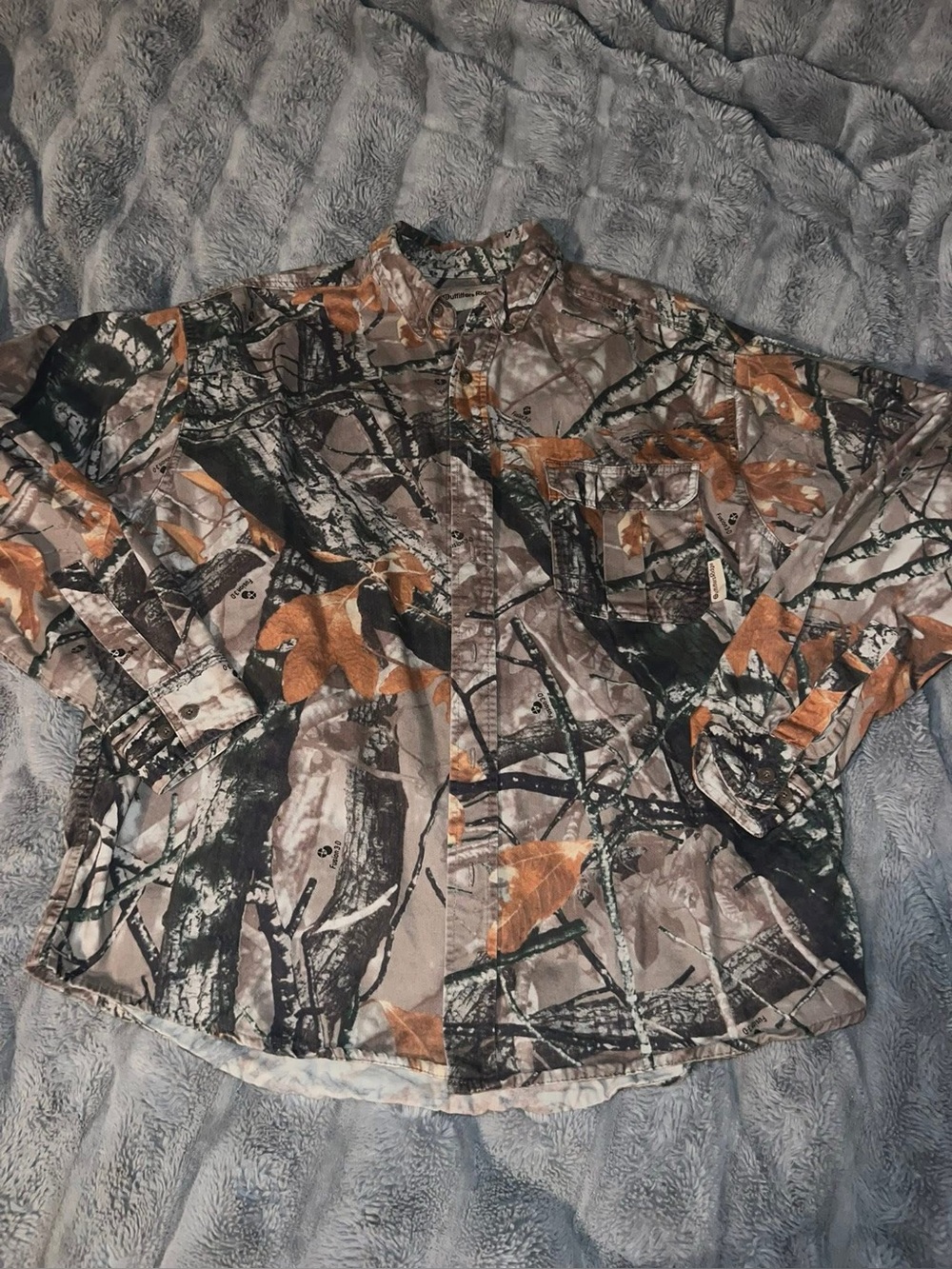 Outfitters Ridge. Men’s XL. I wore it over tees/tanks like a flannel.